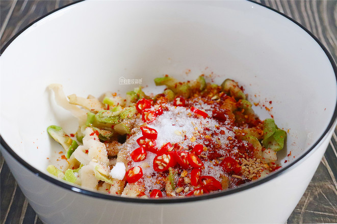 蘿卜干的做法-香辣味拌菜譜