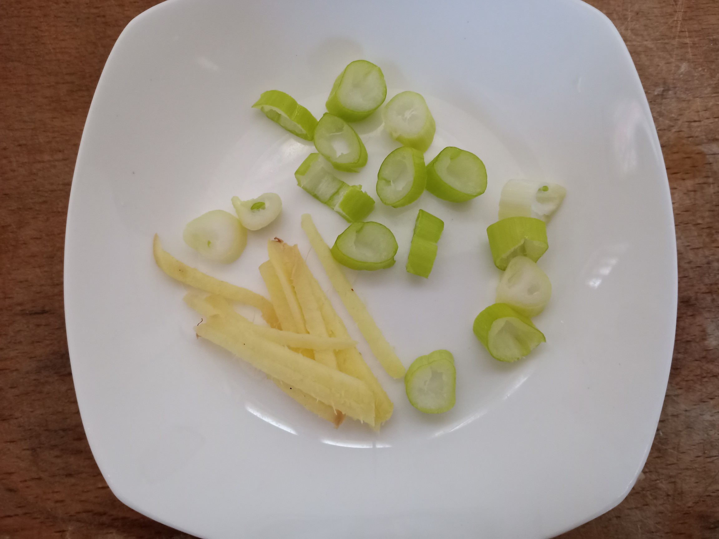 香煎鯧魚的做法-咸鮮味煎菜譜-易網健康養生網 香煎鯧魚的做法-咸鮮味煎菜譜