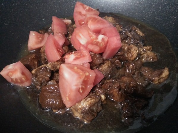 西紅柿燒肉的做法-家常味燉菜譜-易網健康養生網 西紅柿燒肉的做法-家常味燉菜譜