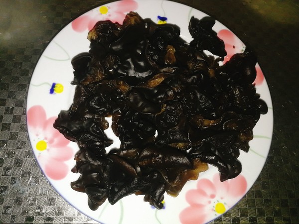 蔥香木耳雞蛋的做法-家常味炒菜譜-易網<a href=http://www.jsjjzhkt.cn/ target=_blank class=infotextkey>健康養生</a>網 蔥香木耳雞蛋的做法-家常味炒菜譜