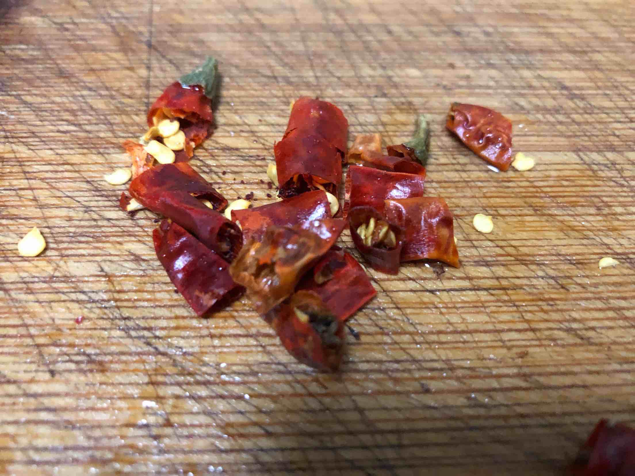 野蘆蒿炒香干的做法-家常味炒菜譜-易網健康養生網 野蘆蒿炒香干的做法-家常味炒菜譜