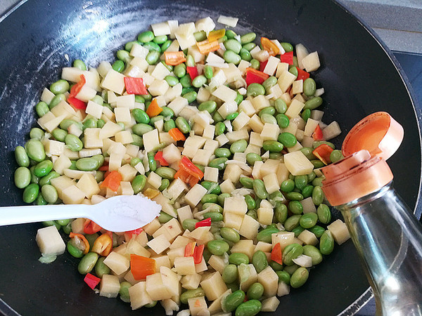 青豆炒土豆的做法-家常味炒菜譜-易網健康養生網 青豆炒土豆的做法-家常味炒菜譜