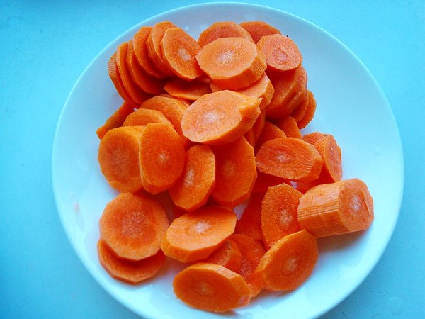 蒸胡蘿卜丸子的做法-甜味蒸菜譜-易網健康養生網 蒸胡蘿卜丸子的做法-甜味蒸菜譜