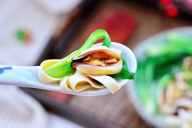 上湯豆皮青口小白菜的做法-咸鮮味煮菜譜-易網健康養生網 上湯豆皮青口小白菜的做法-咸鮮味煮菜譜