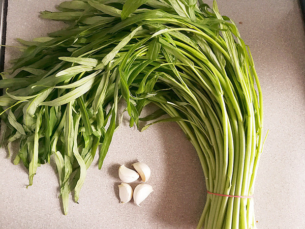 爆炒通菜的做法-家常味炒菜譜