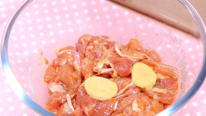 鮮蘑蒸雞腿肉 寶寶輔食食譜的做法-家常味蒸菜譜-易網健康養生網 鮮蘑蒸雞腿肉 寶寶輔食食譜的做法-家常味蒸菜譜