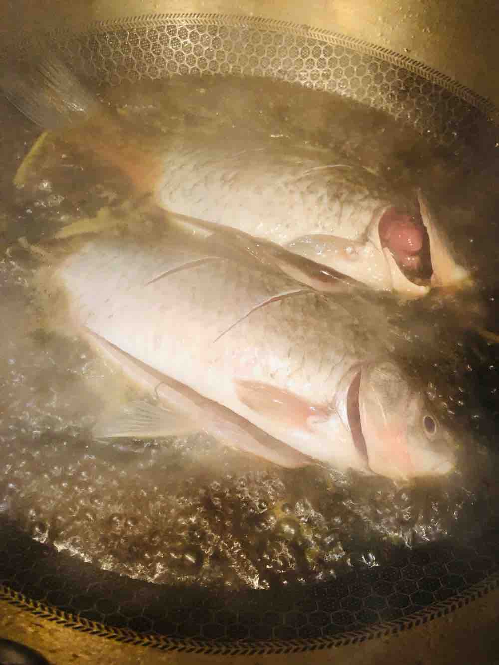 雪菜鯽魚的做法-家常味燒菜譜-易網健康養生網 雪菜鯽魚的做法-家常味燒菜譜