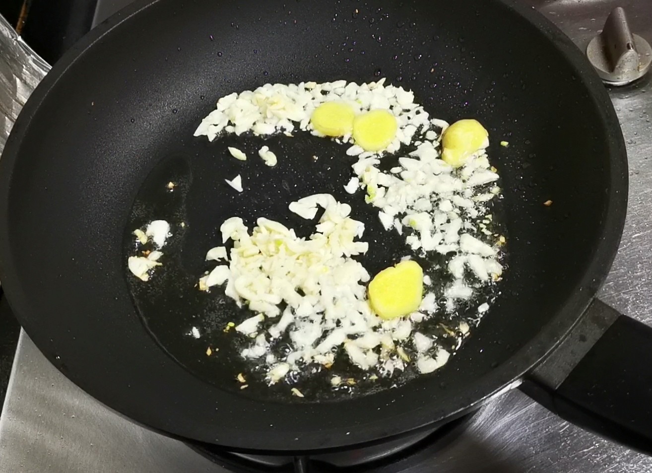 黃鱔飯的做法-家常味燜菜譜-易網健康養生網 黃鱔飯的做法-家常味燜菜譜