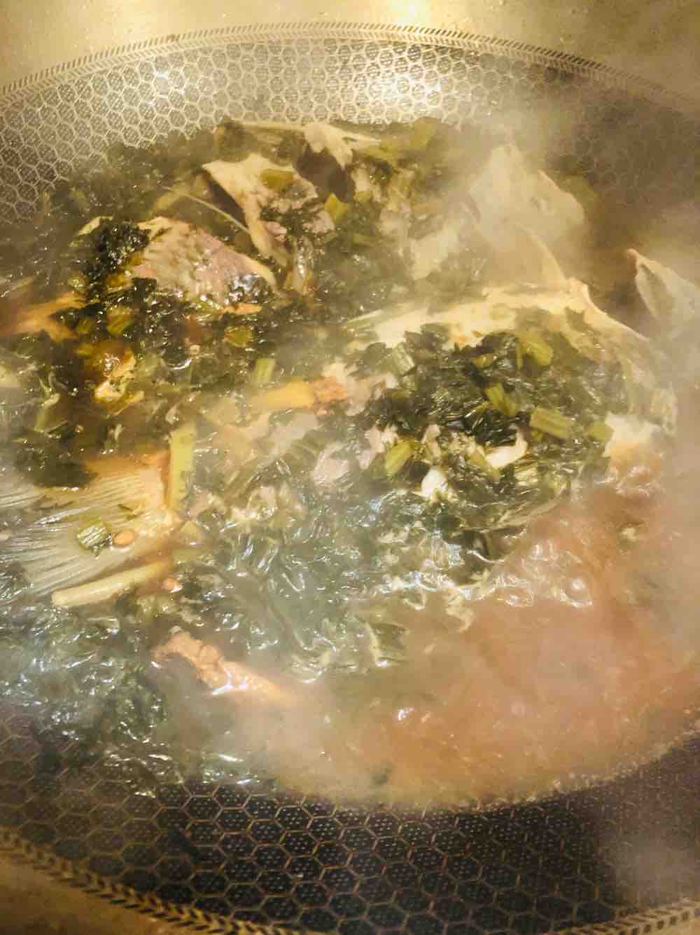 雪菜鯽魚的做法-家常味燒菜譜-易網健康養生網 雪菜鯽魚的做法-家常味燒菜譜