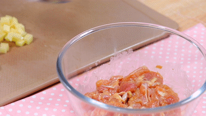 鮮蘑蒸雞腿肉 寶寶輔食食譜的做法-家常味蒸菜譜-易網健康養生網 鮮蘑蒸雞腿肉 寶寶輔食食譜的做法-家常味蒸菜譜