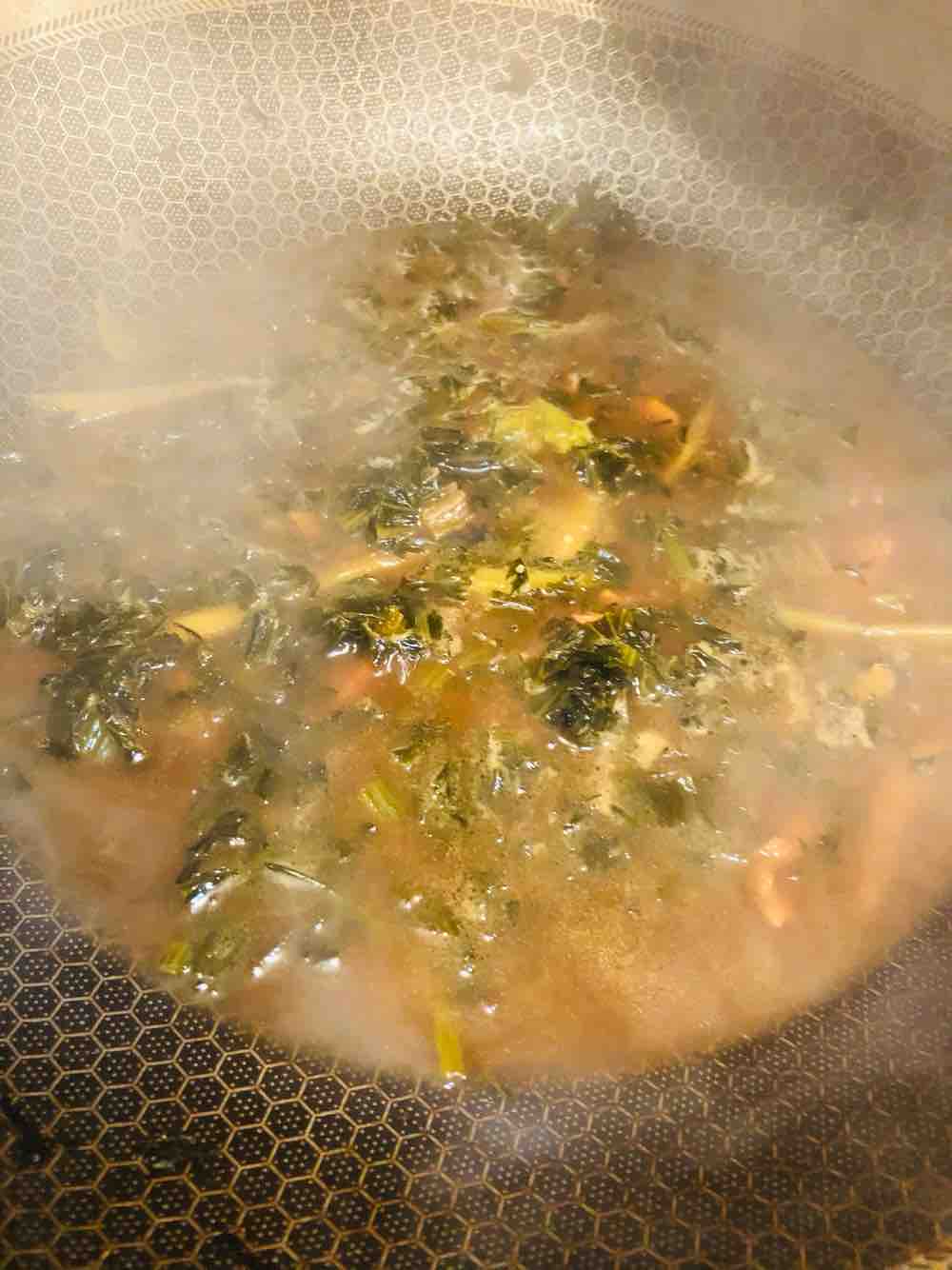 雪菜鯽魚的做法-家常味燒菜譜-易網健康養生網 雪菜鯽魚的做法-家常味燒菜譜