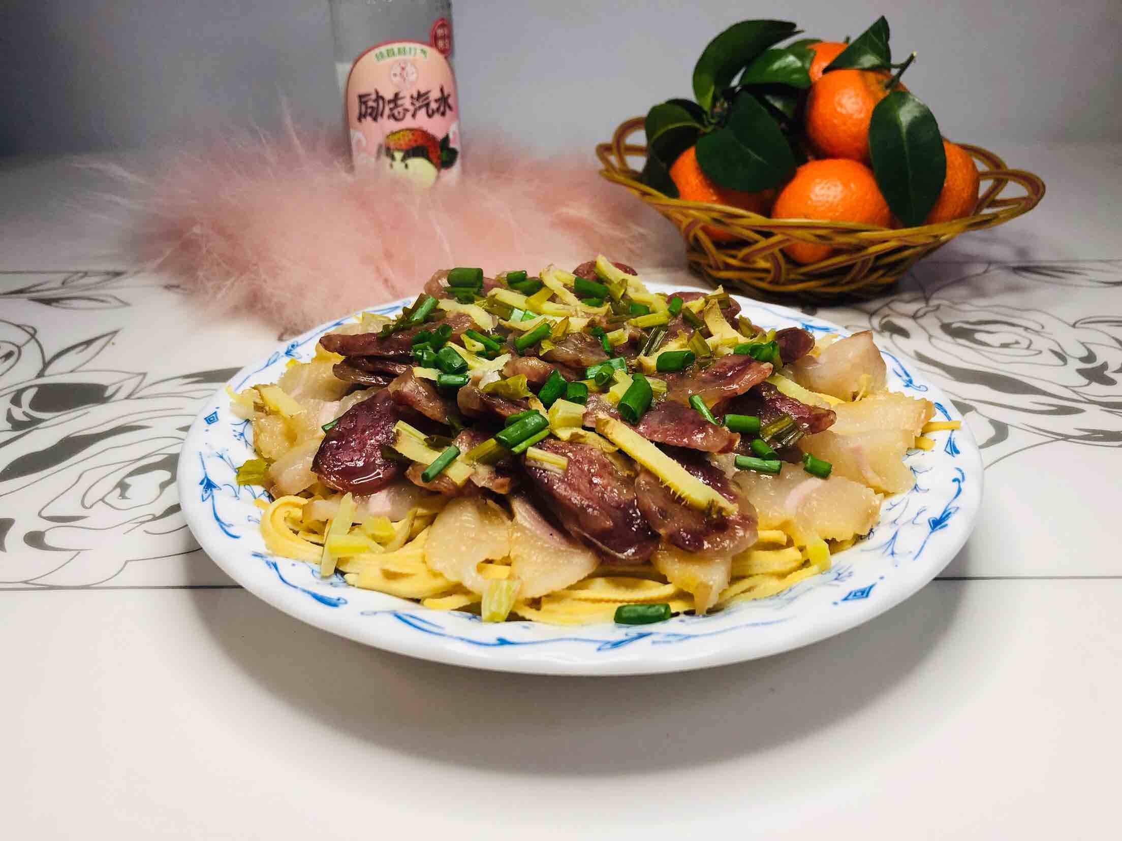 咸肉香腸蒸干絲的做法-咸鮮味蒸菜譜-易網健康養生網 咸肉香腸蒸干絲的做法-咸鮮味蒸菜譜