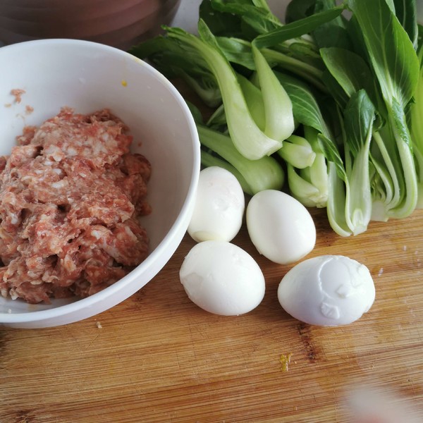 四喜丸子的做法-家常味蒸菜譜-易網(wǎng)<a href=http://www.jsjjzhkt.cn/ target=_blank class=infotextkey>健康養(yǎng)生</a>網(wǎng) 四喜丸子的做法-家常味蒸菜譜