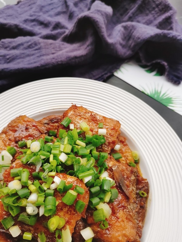 紅燒帶魚的做法-咸鮮味燒菜譜