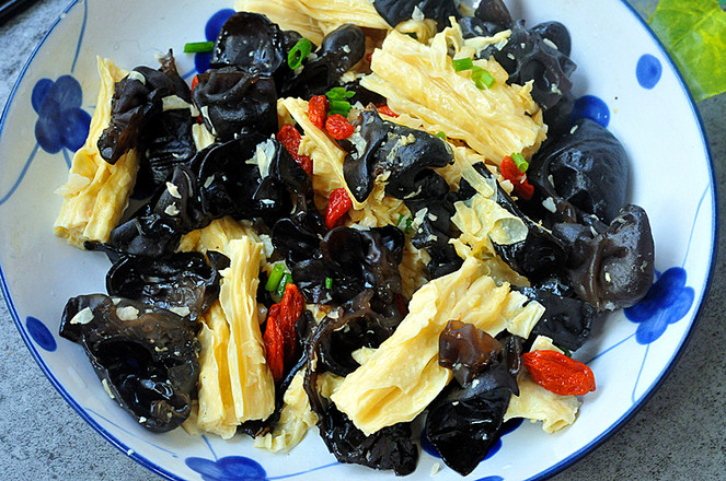 木耳燴腐竹的做法-家常味炒菜譜-易網健康養(yǎng)生網 木耳燴腐竹的做法-家常味炒菜譜