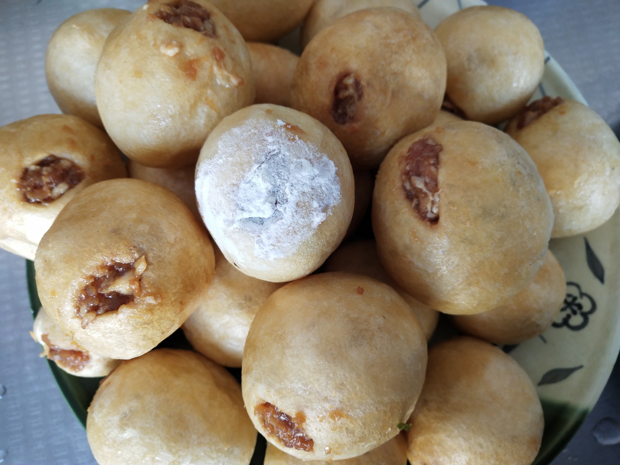 油面筋釀肉的做法-咸鮮味煮菜譜-易網(wǎng)健康養(yǎng)生網(wǎng) 油面筋釀肉的做法-咸鮮味煮菜譜