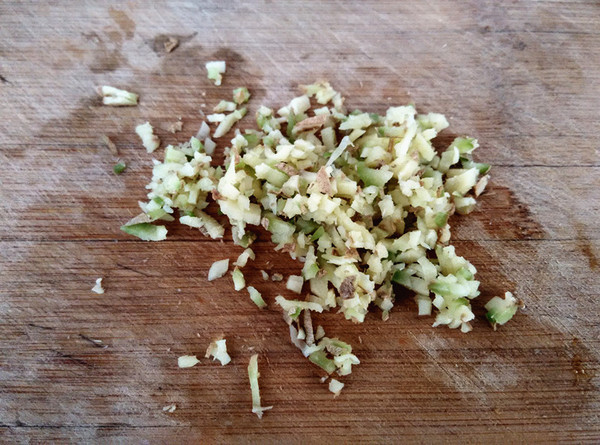 涼拌皮蛋黃瓜的做法-家常味拌菜譜