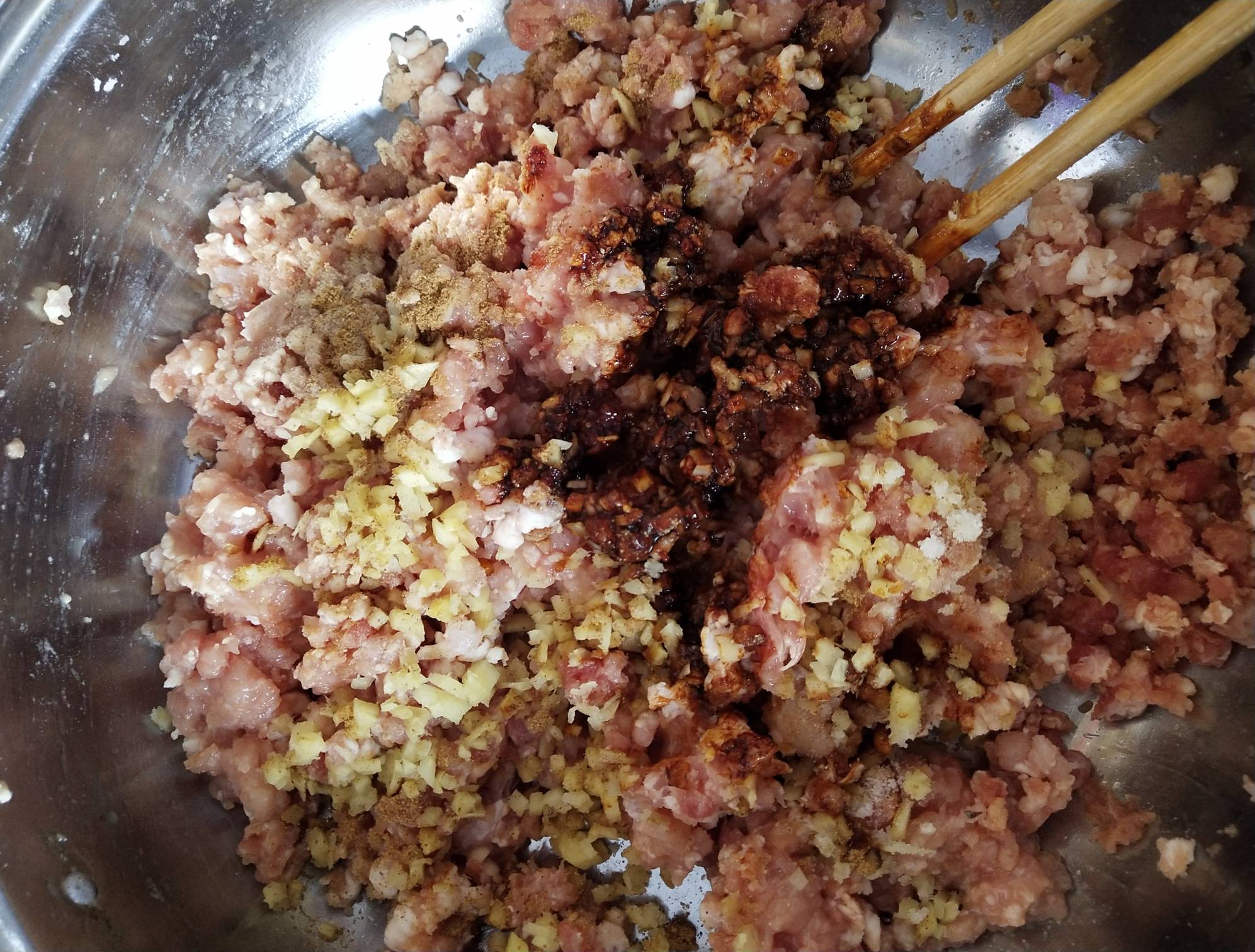 油面筋釀肉的做法-咸鮮味煮菜譜-易網(wǎng)健康養(yǎng)生網(wǎng) 油面筋釀肉的做法-咸鮮味煮菜譜