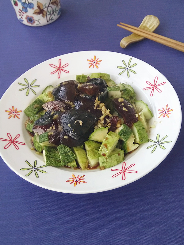涼拌皮蛋黃瓜的做法-家常味拌菜譜