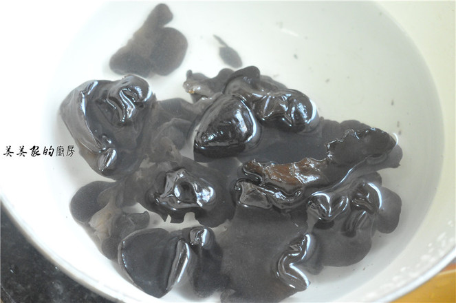 木耳燴腐竹的做法-家常味炒菜譜-易網健康養(yǎng)生網 木耳燴腐竹的做法-家常味炒菜譜