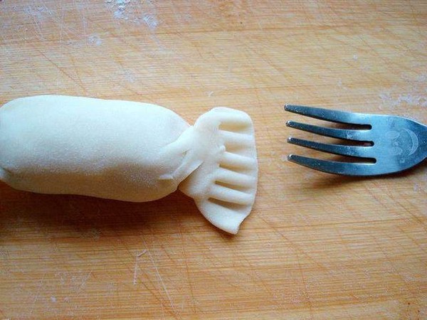 香腸糖果的做法-家常味炸菜譜-易網健康養生網 香腸糖果的做法-家常味炸菜譜