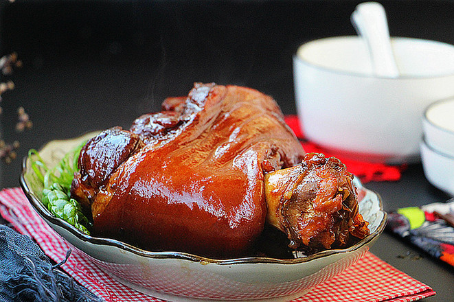 招財肘子的做法-其它口味燉菜譜