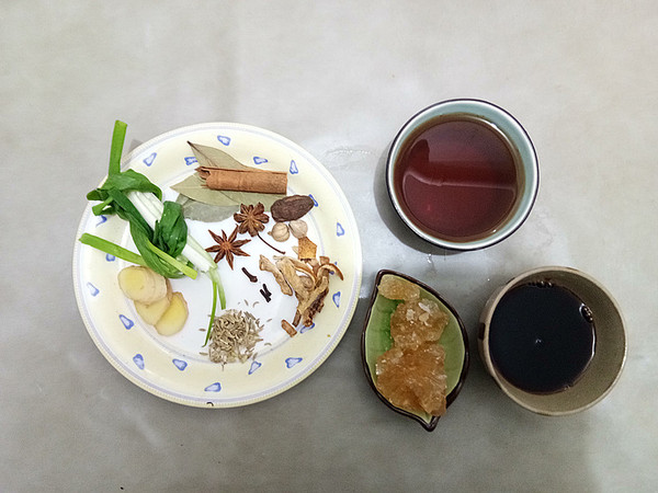 招財肘子的做法-其它口味燉菜譜