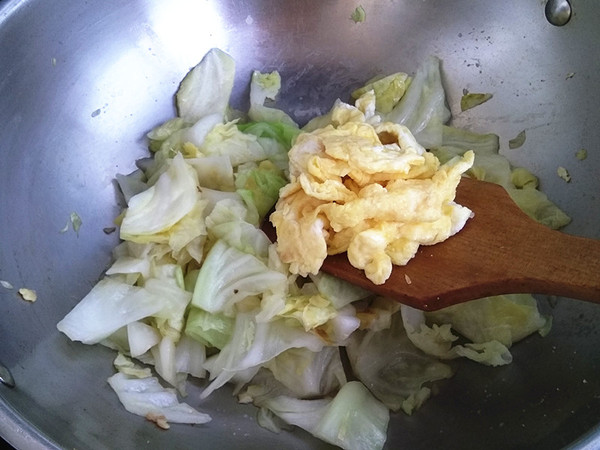 包菜炒雞蛋的做法-咸鮮味炒菜譜-易網(wǎng)健康養(yǎng)生網(wǎng) 包菜炒雞蛋的做法-咸鮮味炒菜譜