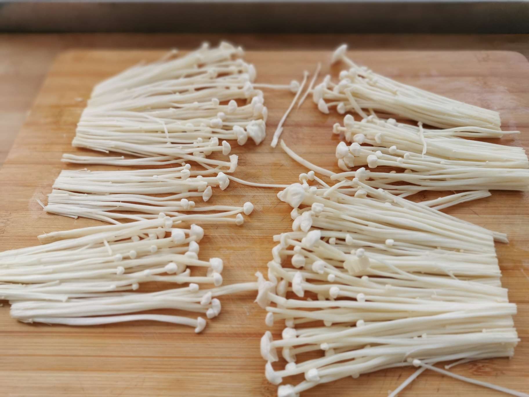 干炸金針菇的做法-其它口味炸菜譜-易網(wǎng)<a href=http://www.jsjjzhkt.cn/ target=_blank class=infotextkey>健康養(yǎng)生</a>網(wǎng) 干炸金針菇的做法-其它口味炸菜譜