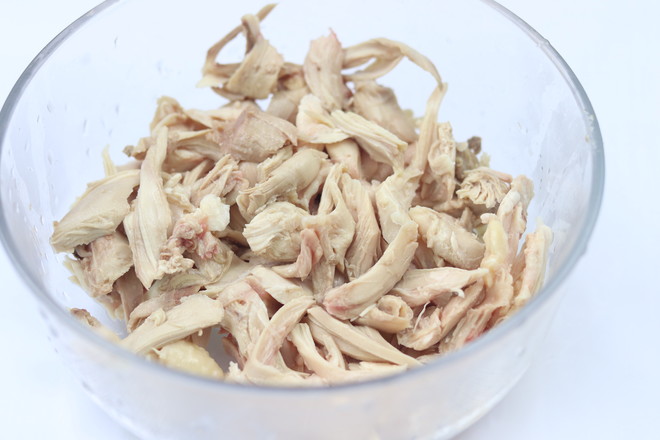 涼拌手撕雞腿肉的做法-家常味拌菜譜-易網(wǎng)健康養(yǎng)生網(wǎng) 涼拌手撕雞腿肉的做法-家常味拌菜譜