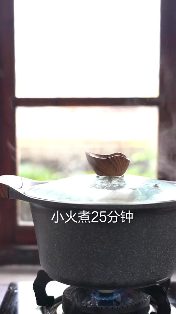 一盤(pán)好吃的口水雞肉的做法-香辣味煮菜譜