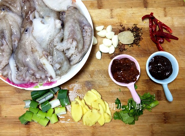 爆頭八爪魚的做法-家常味燉菜譜-易網(wǎng)<a href=http://www.jsjjzhkt.cn/ target=_blank class=infotextkey>健康養(yǎng)生</a>網(wǎng) 爆頭八爪魚的做法-家常味燉菜譜