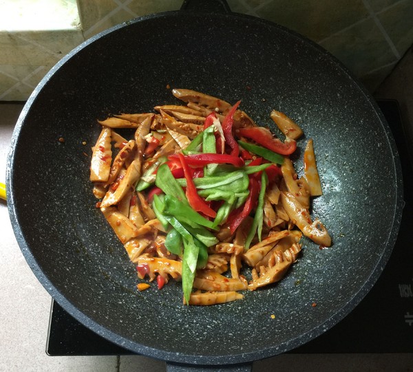 春筍炒瘦肉的做法-香辣味炒菜譜