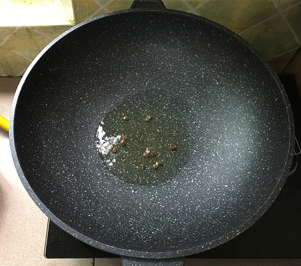 蔥香鱸魚的做法-家常味蒸菜譜-易網健康養生網 蔥香鱸魚的做法-家常味蒸菜譜