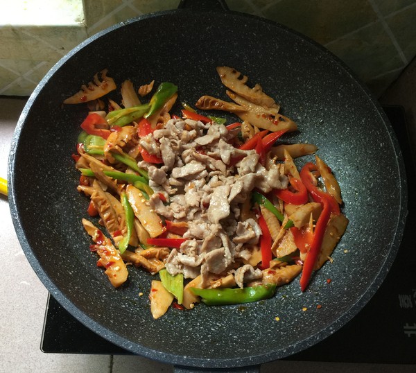 春筍炒瘦肉的做法-香辣味炒菜譜