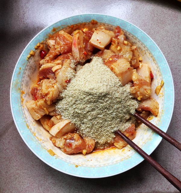 土豆粉蒸肉的做法-咸鮮味蒸菜譜