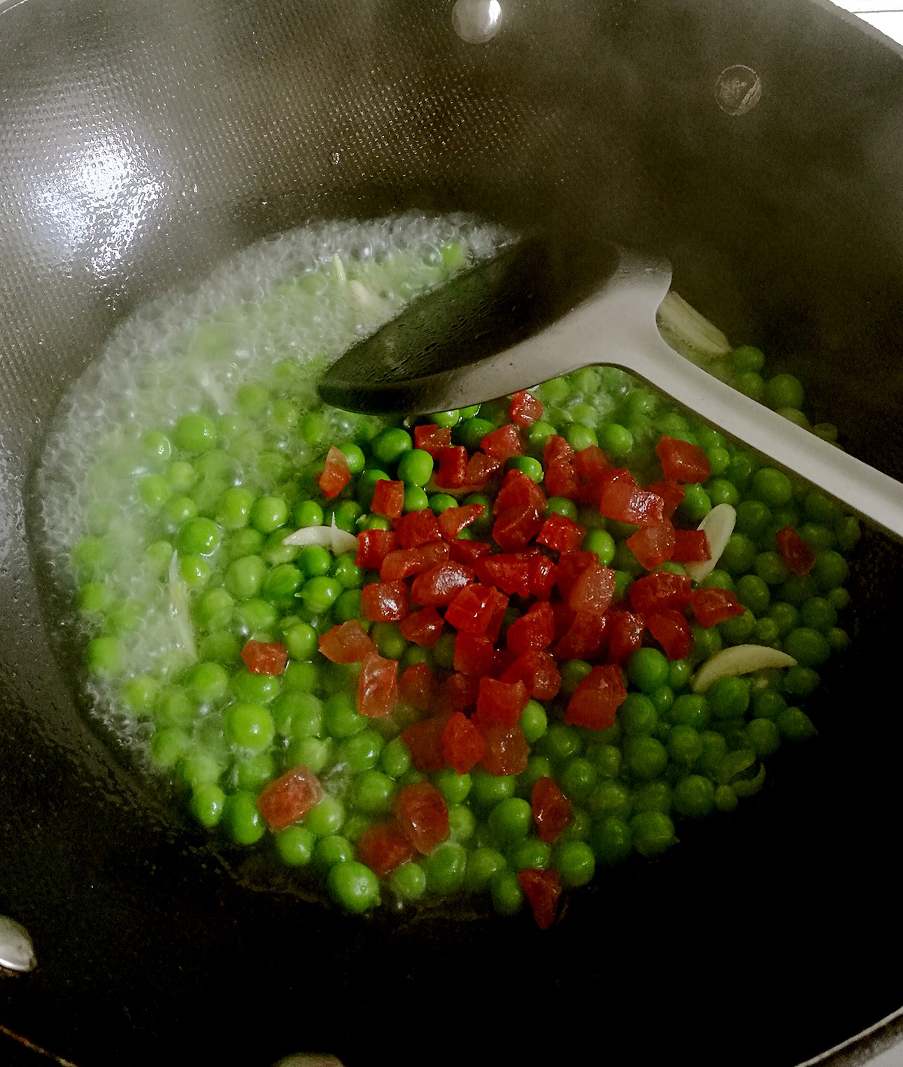 豌豆米炒香腸的做法-其它口味炒菜譜-易網健康養生網 豌豆米炒香腸的做法-其它口味炒菜譜