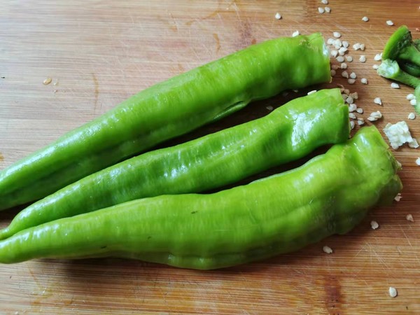 虎皮尖椒鵪鶉蛋的做法-咸鮮味煮菜譜