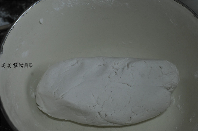 炒糯米糍的做法-家常味炒菜譜-易網(wǎng)<a href=http://www.jsjjzhkt.cn/ target=_blank class=infotextkey>健康養(yǎng)生</a>網(wǎng) 炒糯米糍的做法-家常味炒菜譜