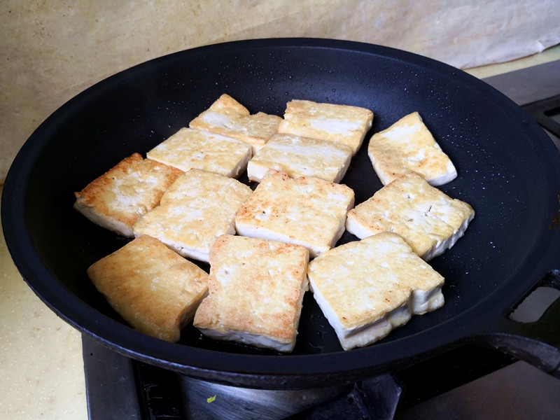 花蛤豆腐鍋的做法-家常味燉菜譜-易網<a href=http://www.jsjjzhkt.cn/ target=_blank class=infotextkey>健康養生</a>網 花蛤豆腐鍋的做法-家常味燉菜譜