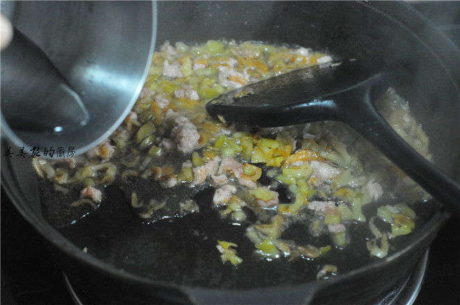 炒糯米糍的做法-家常味炒菜譜-易網(wǎng)健康養(yǎng)生網(wǎng) 炒糯米糍的做法-家常味炒菜譜