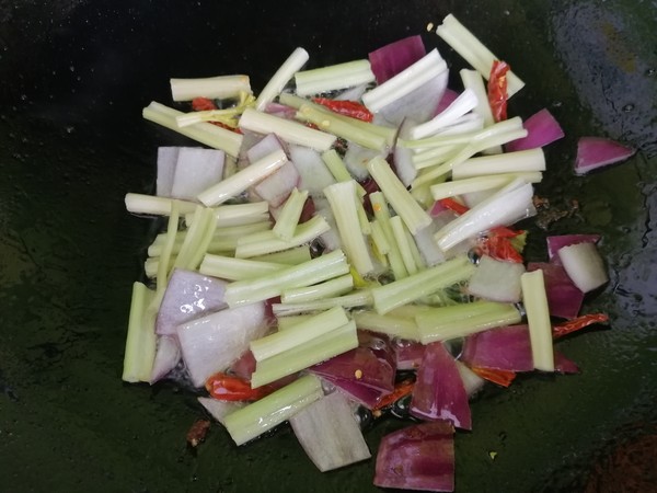 麻辣魚塊的做法-麻辣味炸菜譜-易網(wǎng)健康養(yǎng)生網(wǎng) 麻辣魚塊的做法-麻辣味炸菜譜