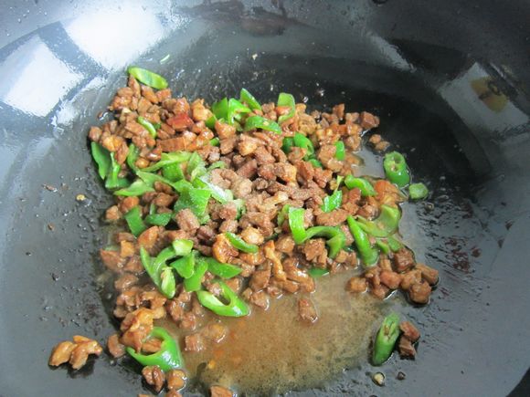 牛肉夾餅的做法-家常味炒菜譜-易網(wǎng)健康養(yǎng)生網(wǎng) 牛肉夾餅的做法-家常味炒菜譜