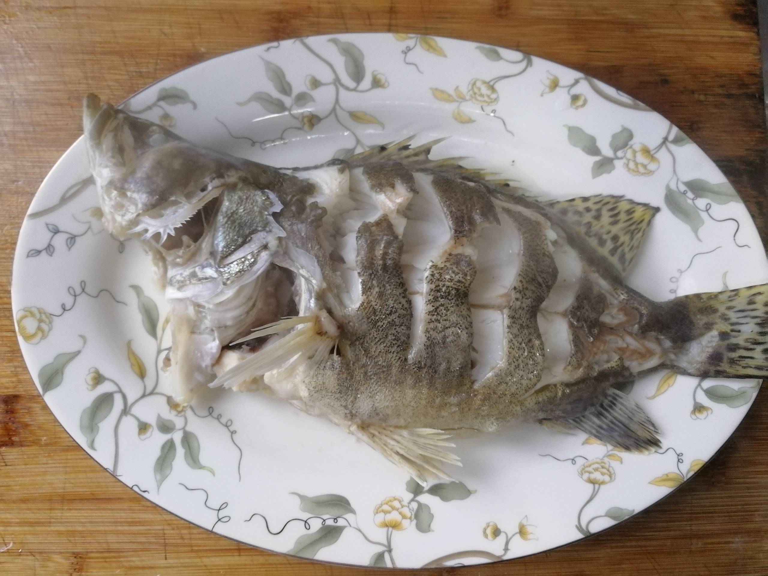 清蒸鱖魚的做法-咸鮮味蒸菜譜-易網(wǎng)健康養(yǎng)生網(wǎng) 清蒸鱖魚的做法-咸鮮味蒸菜譜