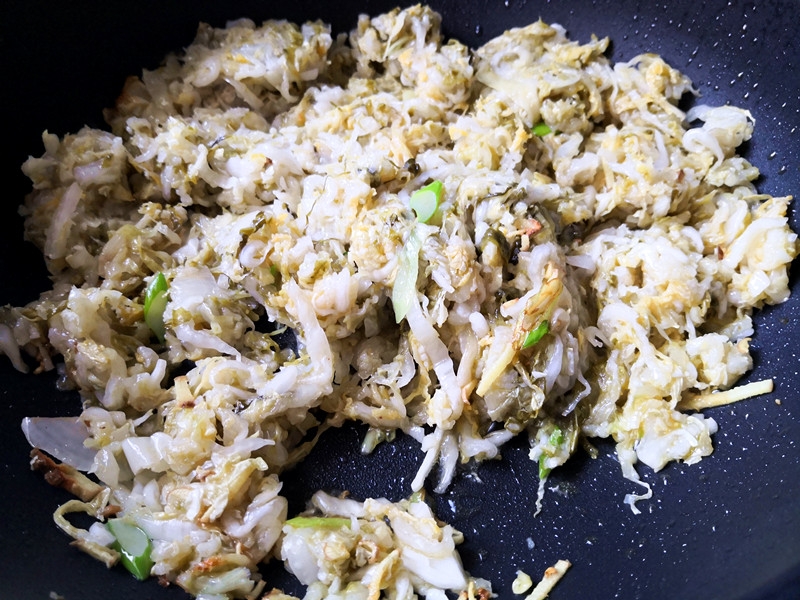 東北燉酸菜的做法-家常味燉菜譜-易網健康養生網 東北燉酸菜的做法-家常味燉菜譜