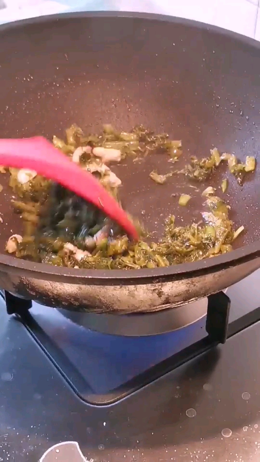 雪菜肉絲炒年糕的做法-家常味炒菜譜-易網健康養生網 雪菜肉絲炒年糕的做法-家常味炒菜譜