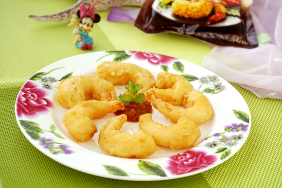 酥香炸蝦的做法-咸鮮味炸菜譜-易網(wǎng)健康養(yǎng)生網(wǎng) 酥香炸蝦的做法-咸鮮味炸菜譜