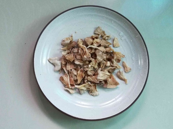 白參菌蒸雞蛋的做法-家常味蒸菜譜-易網健康養生網 白參菌蒸雞蛋的做法-家常味蒸菜譜