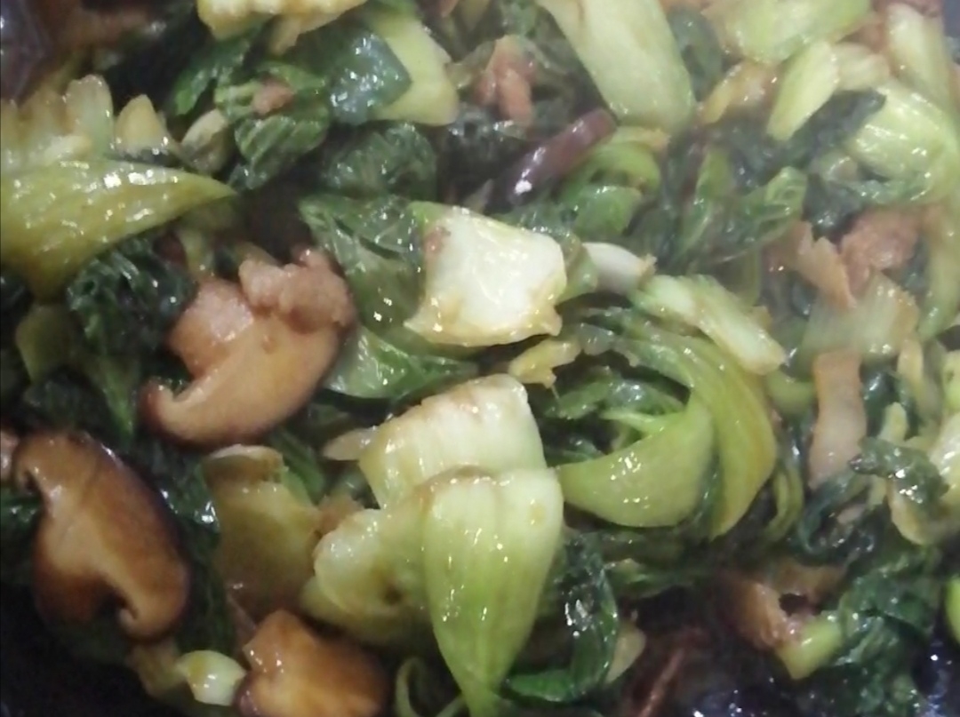 臘肉香菇青菜的做法-家常味炒菜譜-易網健康養生網 臘肉香菇青菜的做法-家常味炒菜譜