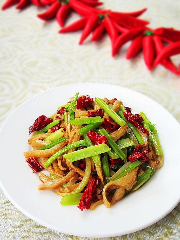 爆炒牛肚的做法-香辣味炒菜譜-易網健康養生網 爆炒牛肚的做法-香辣味炒菜譜